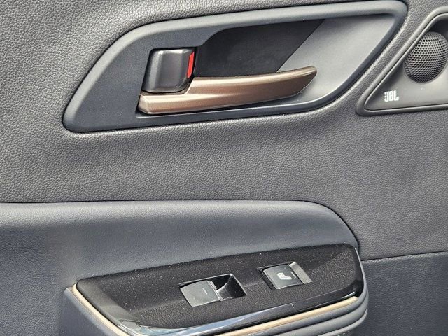 Used 2024 Toyota Crown Limited image 25