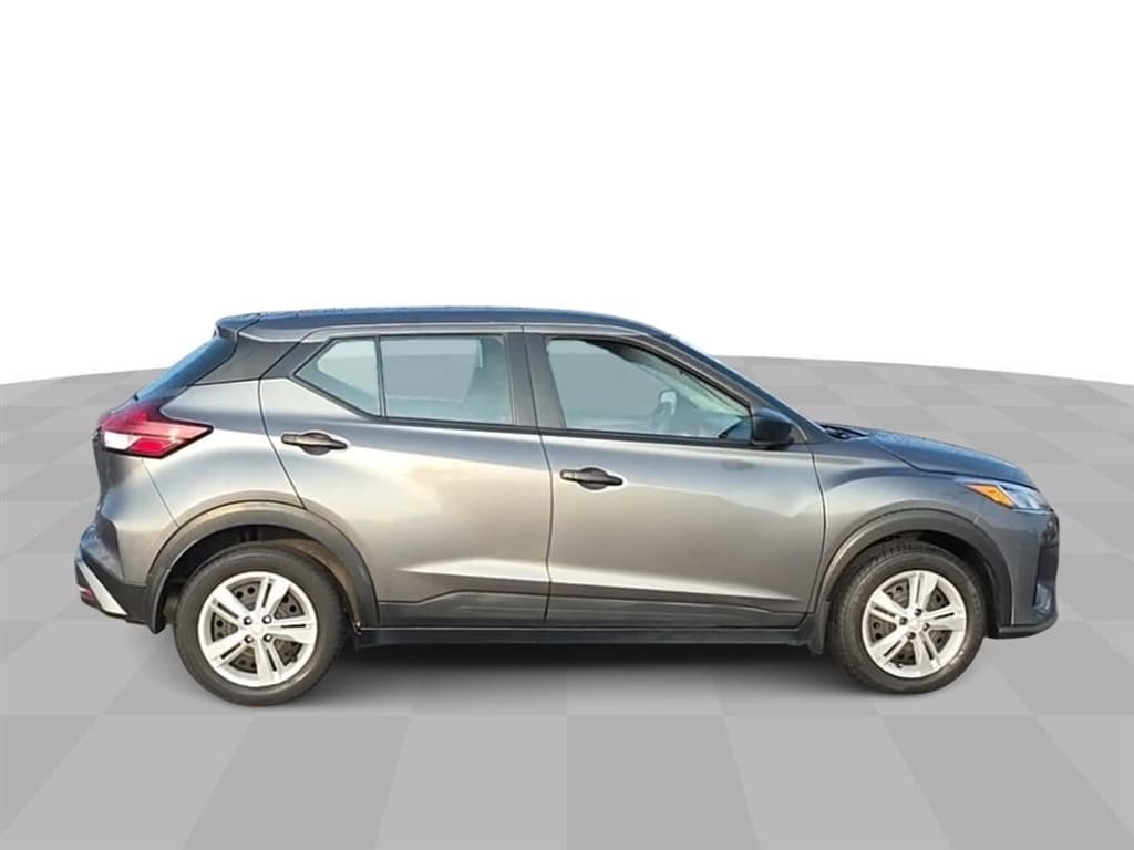 Used 2023 Nissan Kicks S image 9