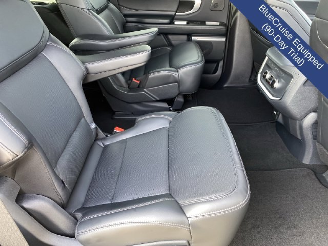 Used 2026 Ford Expedition Platinum w/ Stealth Performance Package AWD/4WD image 16