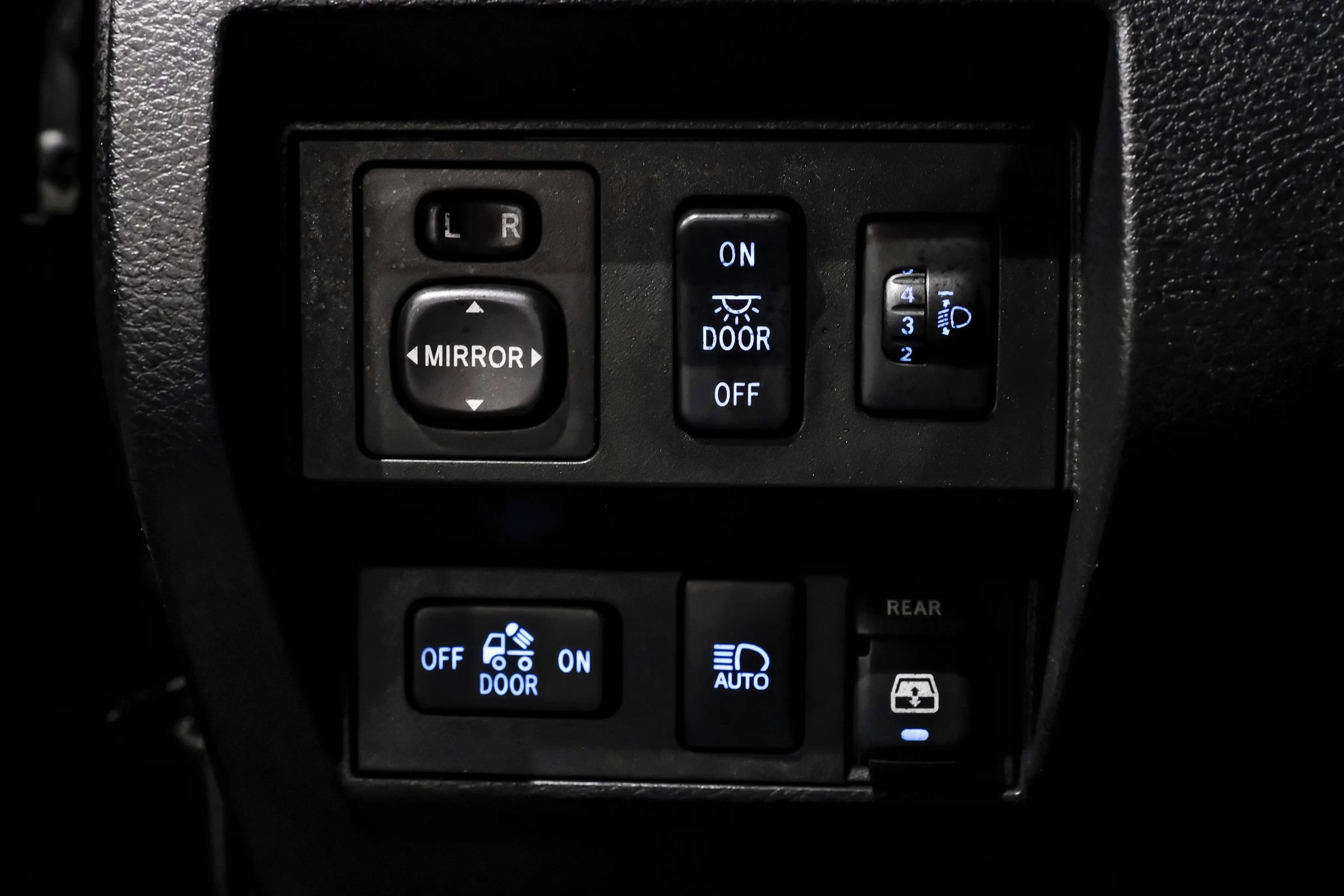 Used 2019 Toyota Tundra SR5 w/ SR5 Upgrade Package AWD/4WD image 27