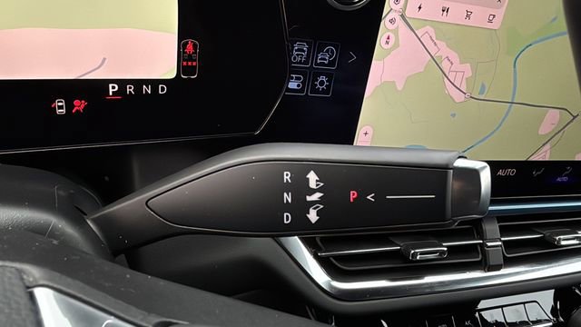 Certified 2025 Chevrolet Equinox EV LT w/ Convenience Package image 28