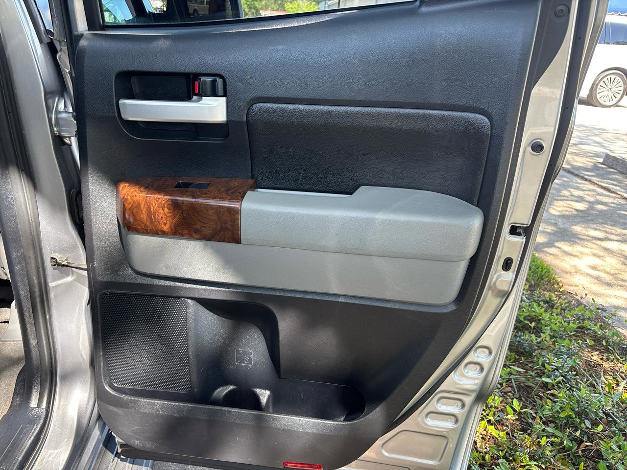 Used 2010 Toyota Tundra Limited AWD/4WD image 24