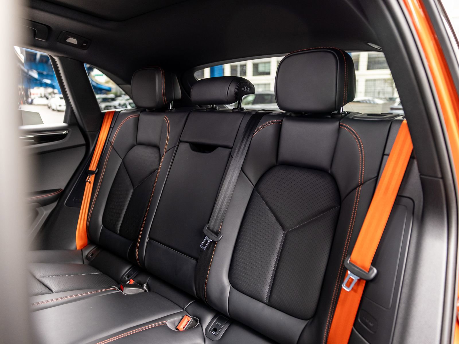 Certified 2025 Porsche Macan AWD/4WD image 48