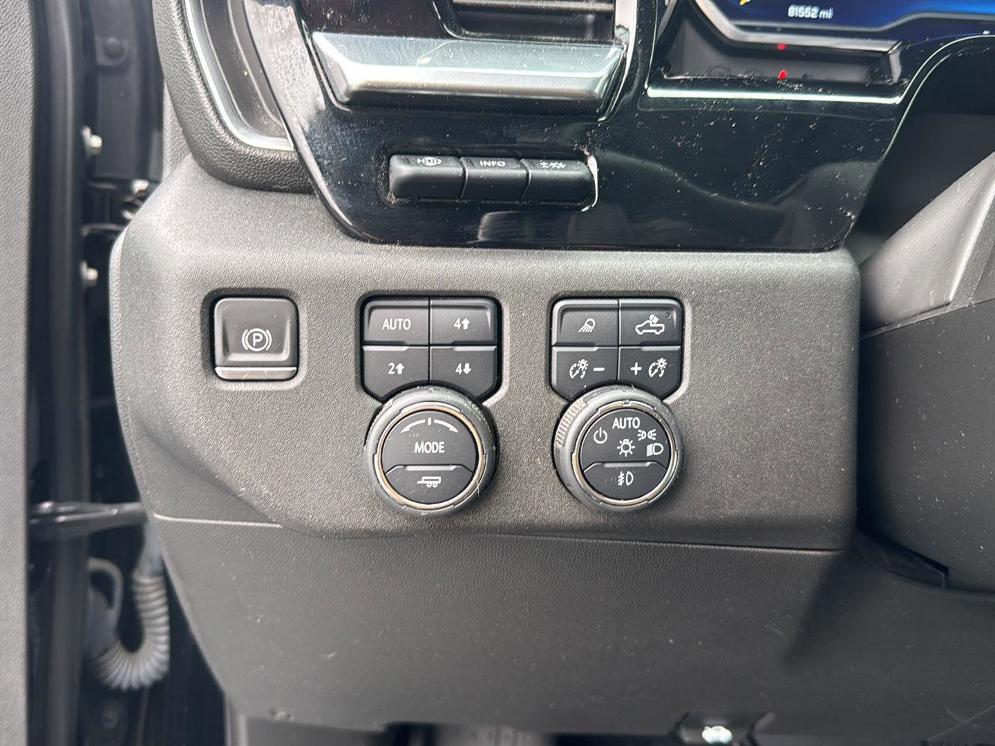 Used 2023 Chevrolet Silverado 1500 High Country w/ Technology Package AWD/4WD image 21