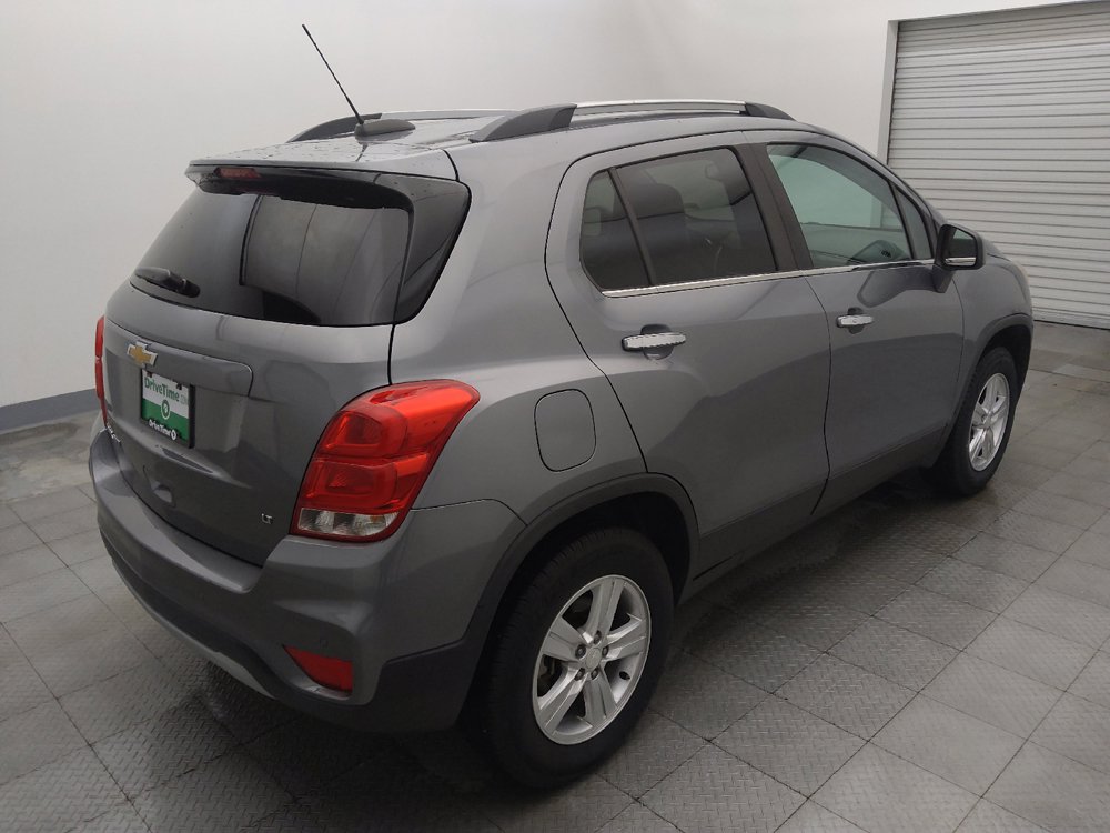 Used 2020 Chevrolet Trax LT w/ Driver Confidence Package AWD/4WD image 9