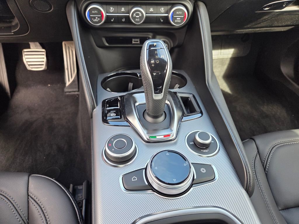 New 2026 Alfa Romeo Giulia Base w/ Driving Assist Package image 20
