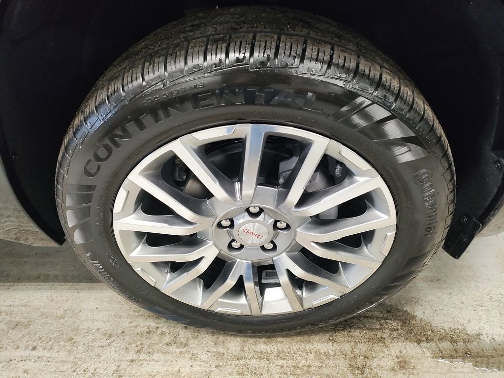 New 2026 GMC Terrain Denali w/ LPO, Floor Liner Package image 4