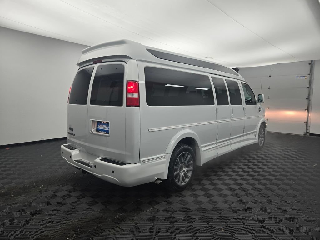 Used 2020 Chevrolet Express 2500 Extended RWD image 3