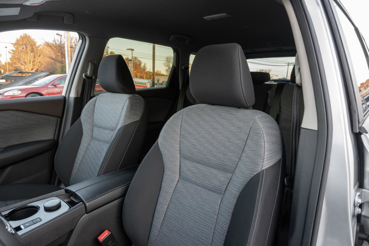 Used 2023 Nissan Rogue SV image 17