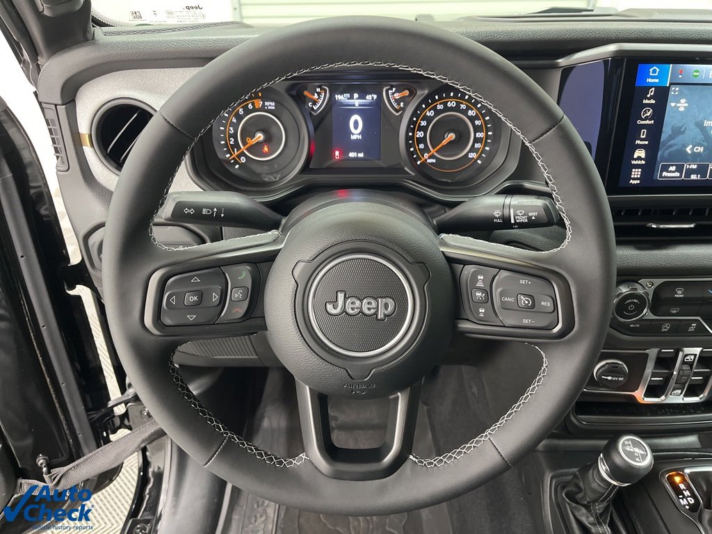 Used 2025 Jeep Gladiator Sport image 17