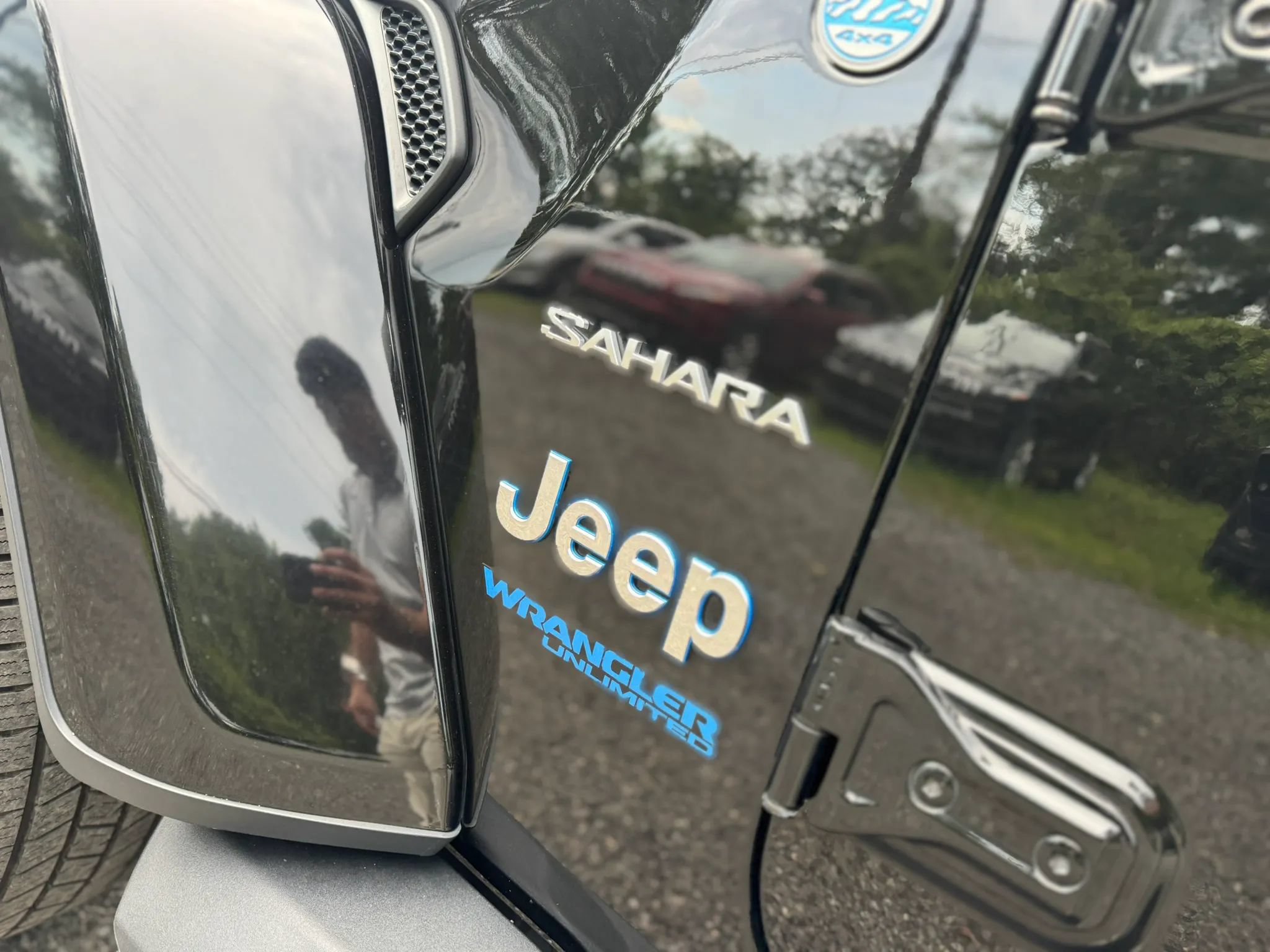 Used 2021 Jeep Wrangler Unlimited Sahara w/ Cold Weather Group AWD/4WD image 10