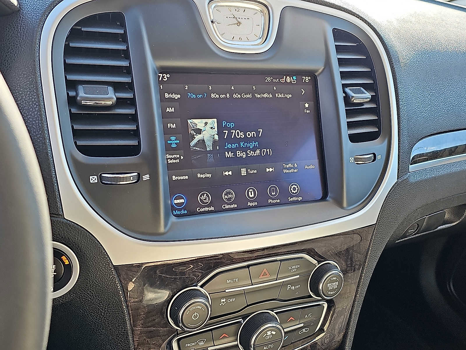 Used 2023 Chrysler 300 Touring L w/ Comfort Group image 18