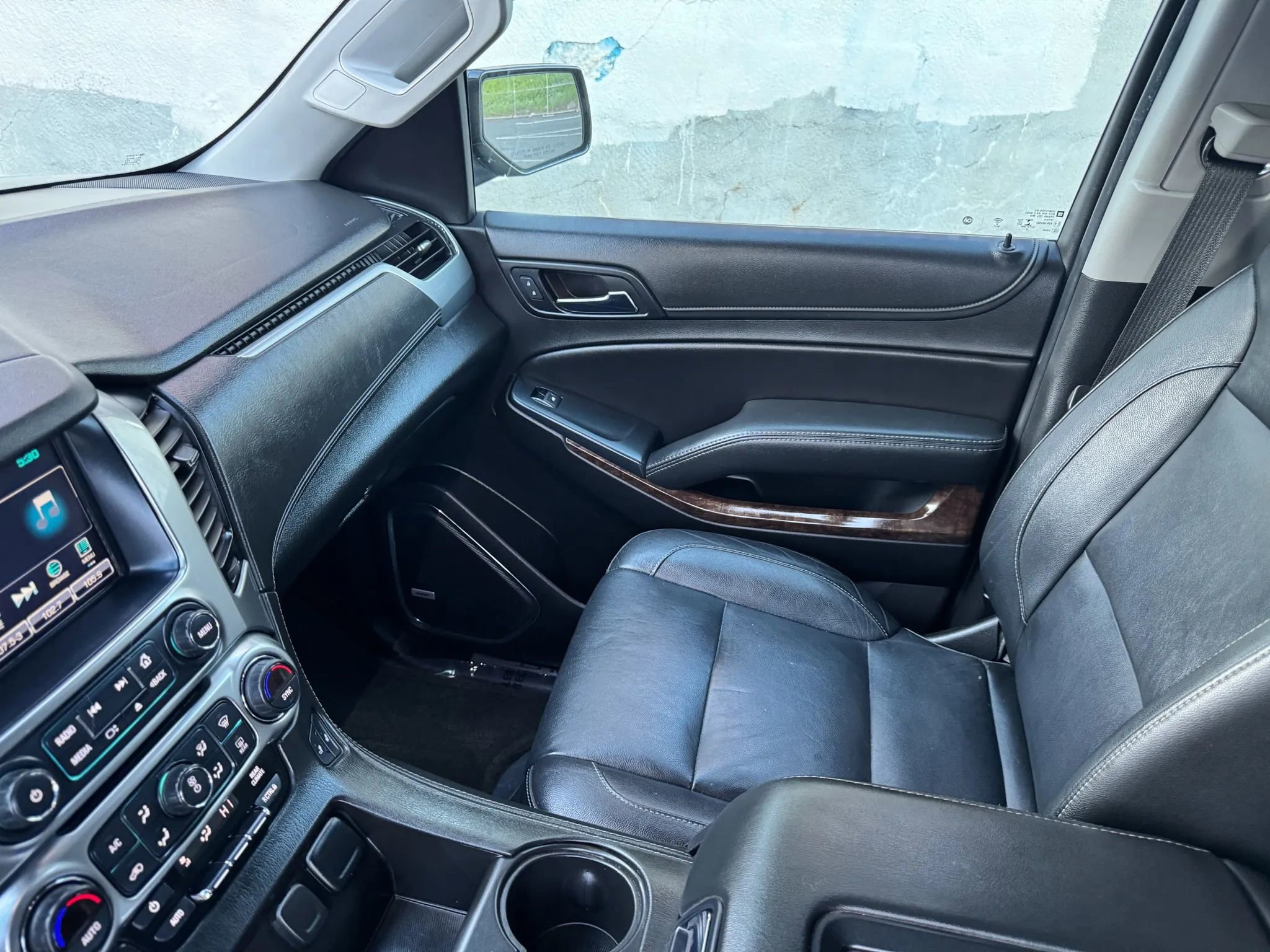 Used 2019 Chevrolet Suburban LT image 15
