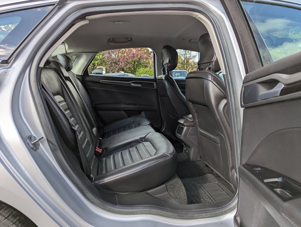 Used 2014 Ford Fusion Energi SE w/ Driver Assist Package FWD image 34