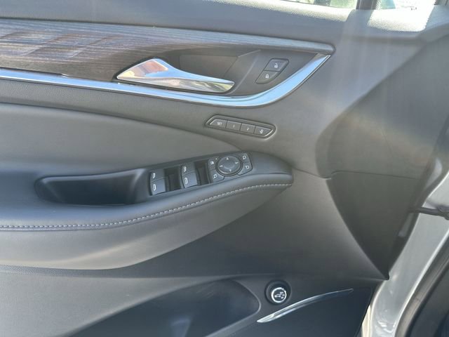 Used 2023 Buick Enclave Avenir w/ Avenir Technology Package image 18