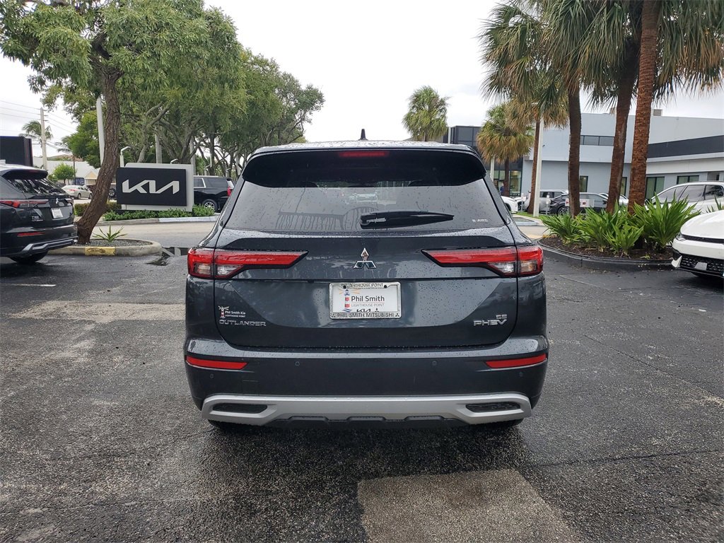 New 2025 Mitsubishi Outlander SE image 5