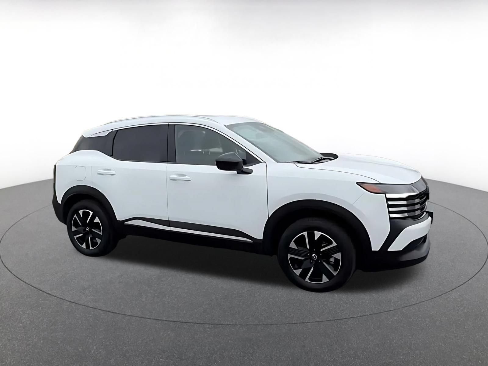 Used 2026 Nissan Kicks SV w/ Cold Weather Package AWD/4WD image 2