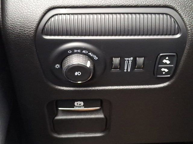 Certified 2024 Jeep Wagoneer L Series II w/ Flexible Seating Group image 30