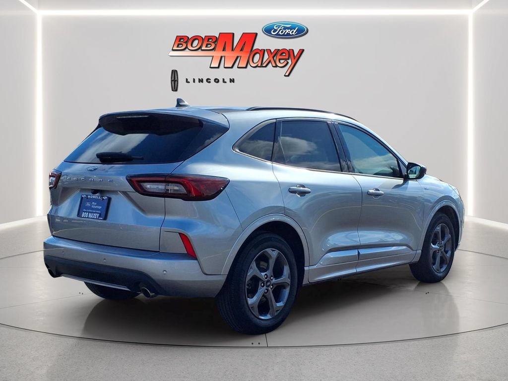 Used 2024 Ford Escape ST-Line w/ Tech Pack #1 FWD image 4