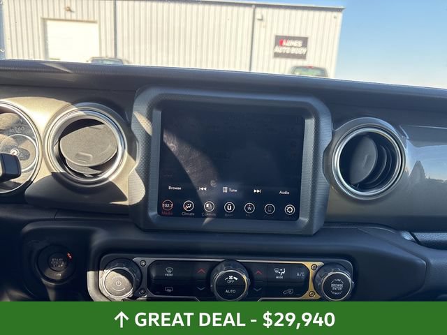 Used 2023 Jeep Wrangler Unlimited Sahara AWD/4WD image 37