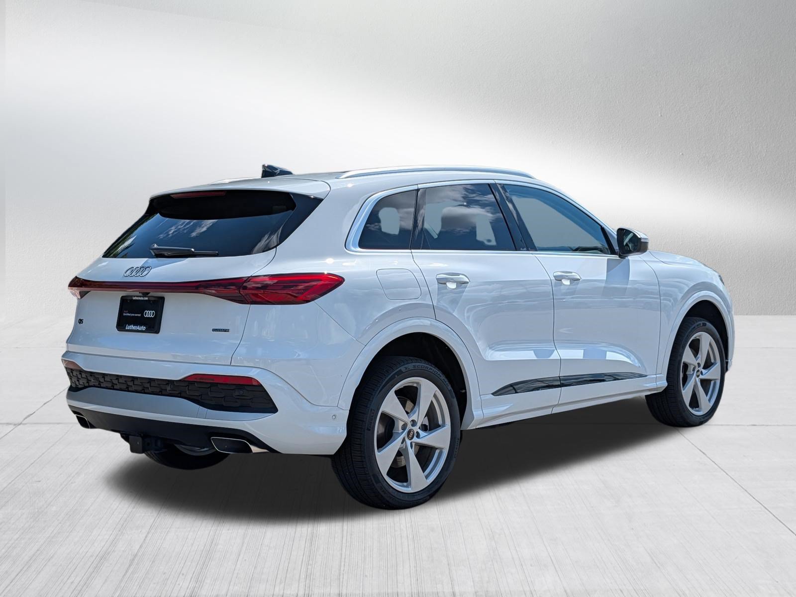 Certified 2025 Audi Q5 Premium Plus w/ Premium Plus AWD/4WD image 7