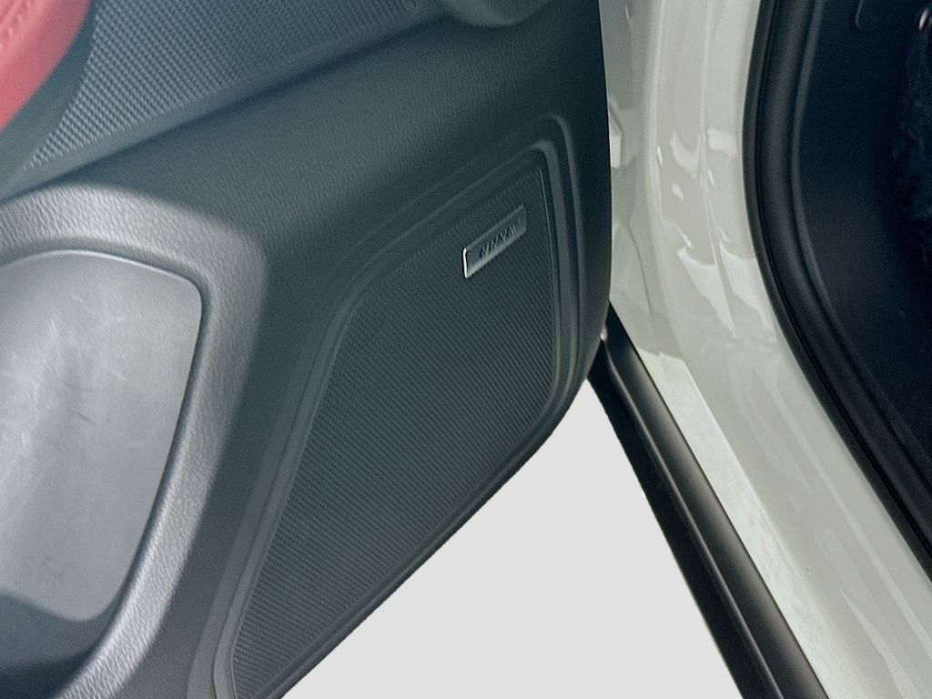 Certified 2026 Porsche Macan image 20