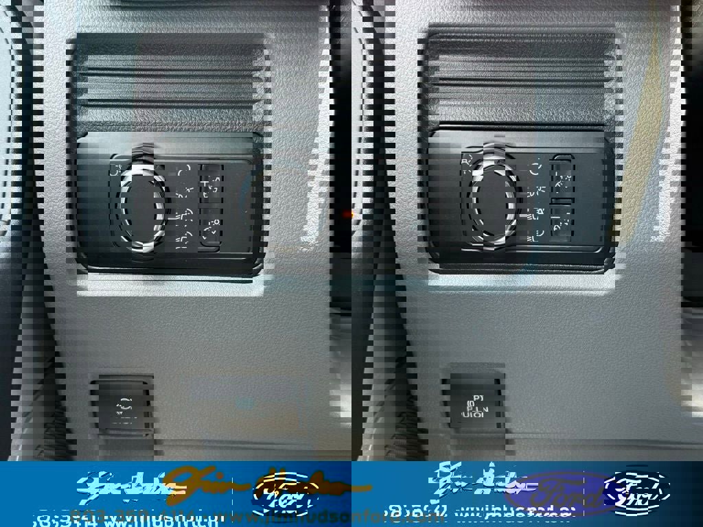 New 2025 Ford F550 2WD Regular Cab Super Duty image 27