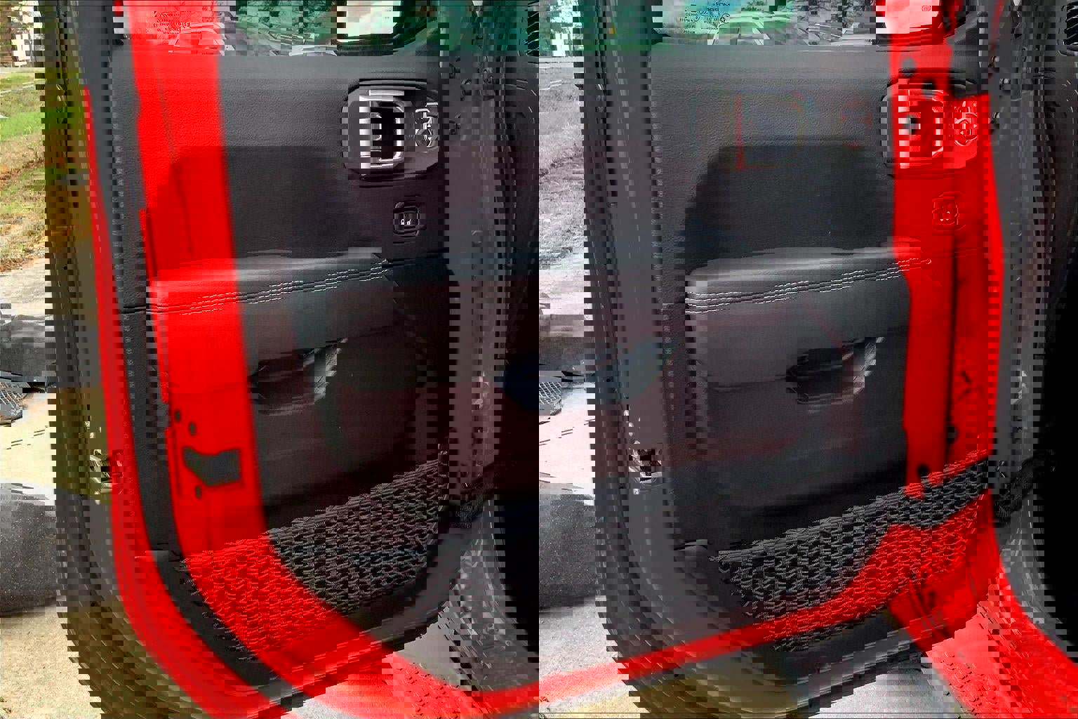 Used 2022 Jeep Wrangler Unlimited Sahara image 24