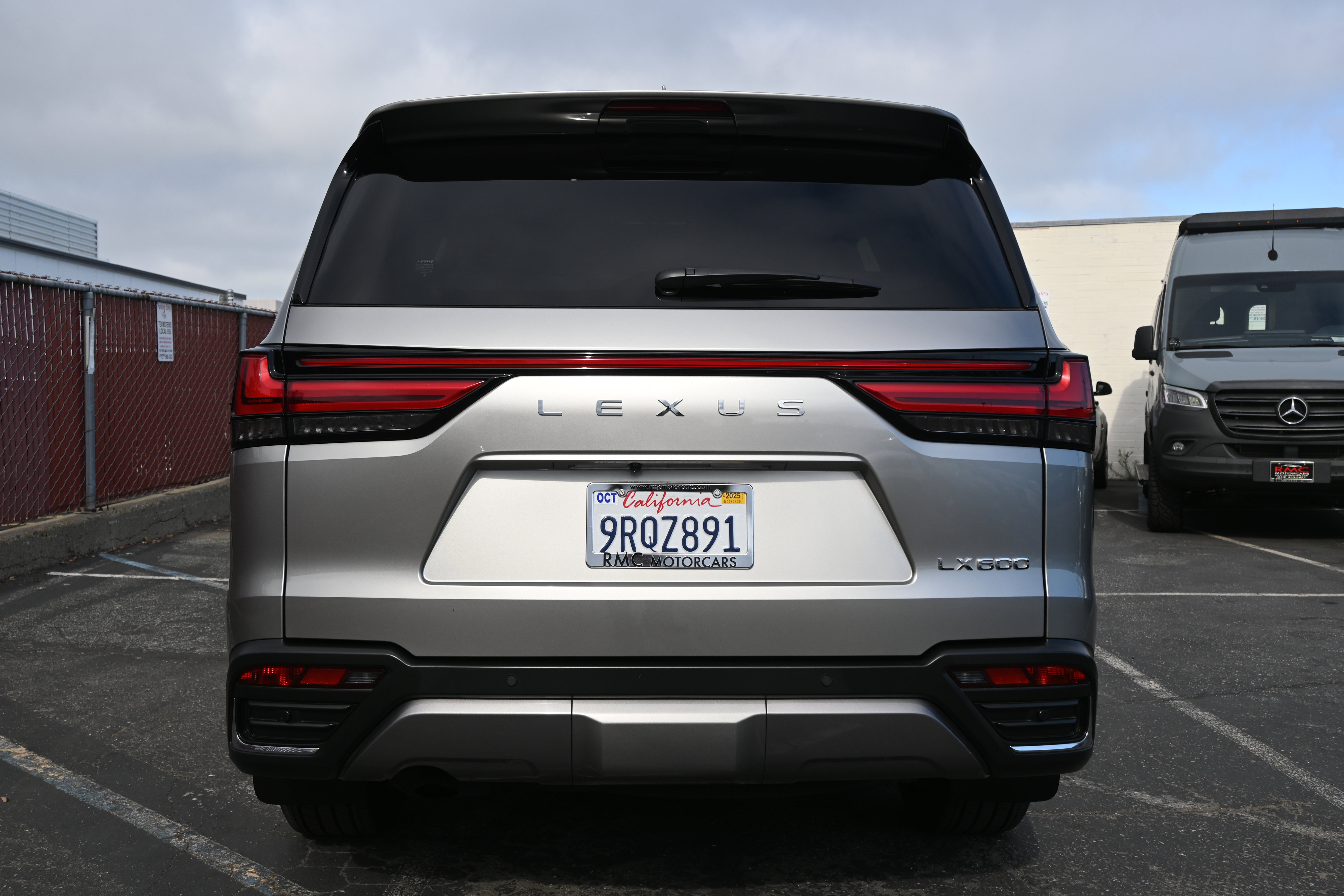 Used 2024 Lexus LX 600 4WD w/ Premium Package image 4