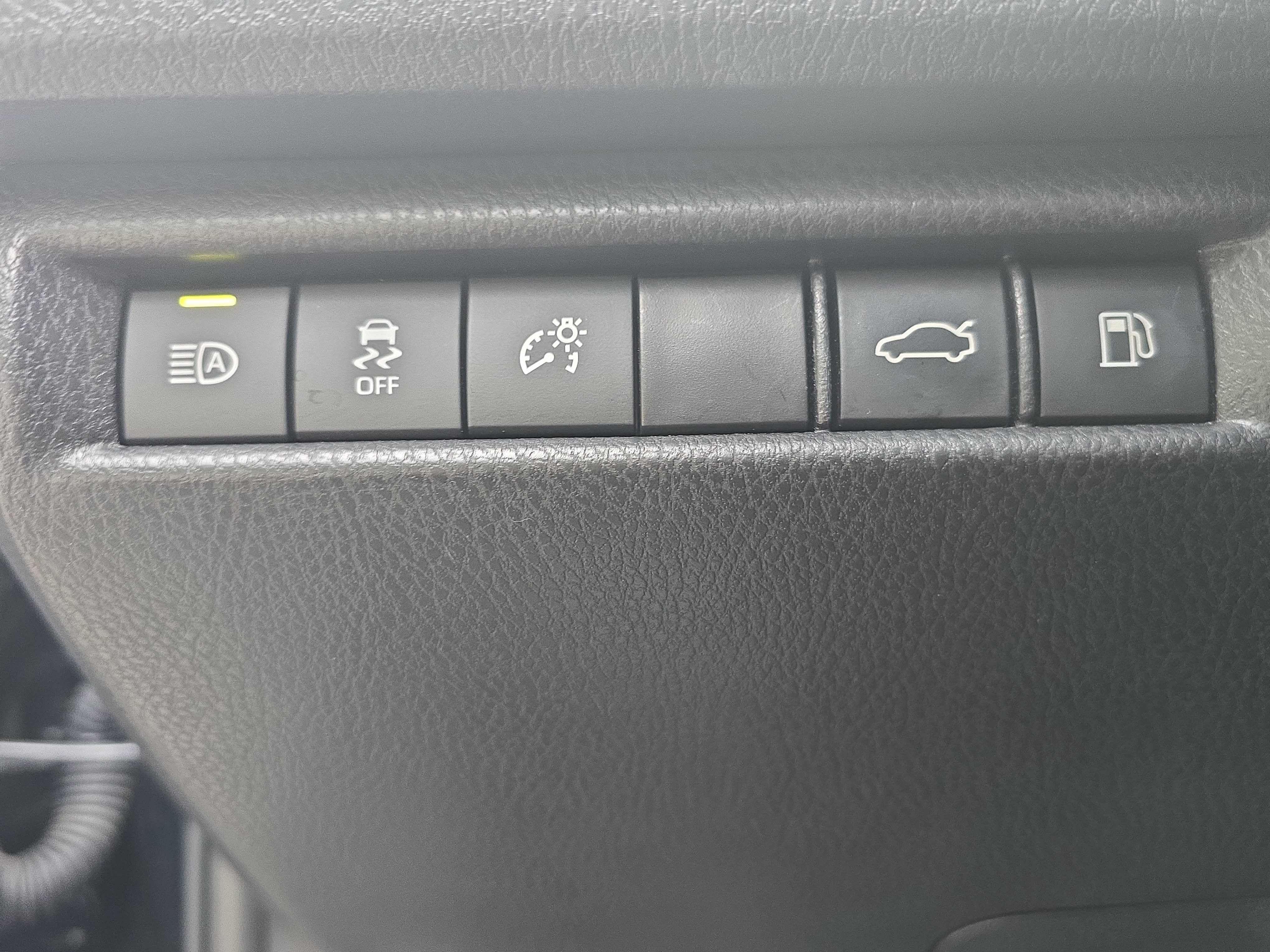 Used 2025 Toyota Camry XLE FWD image 23