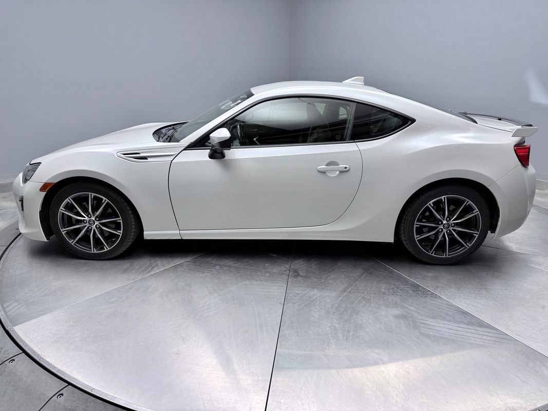 Used 2020 Toyota 86 RWD image 8