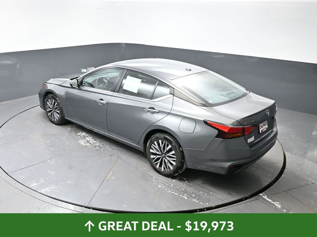 Used 2024 Nissan Altima 2.5 SV image 48