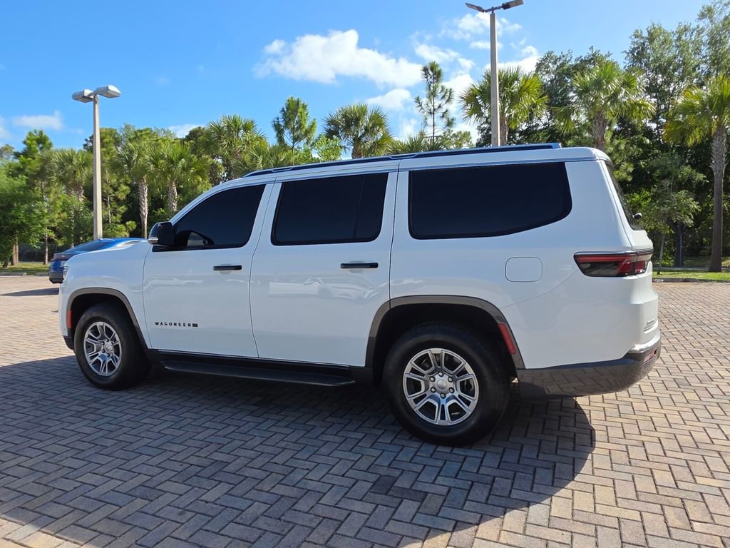 Used 2022 Jeep Wagoneer Series I AWD/4WD image 9
