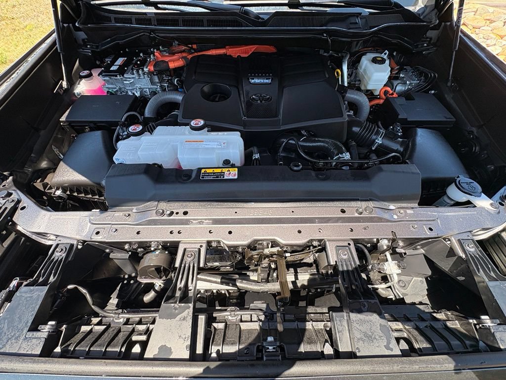 Used 2025 Toyota Sequoia Limited AWD/4WD image 35