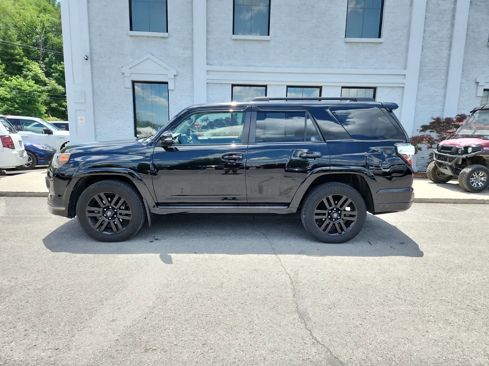 Used 2019 Toyota 4Runner Limited AWD/4WD image 2