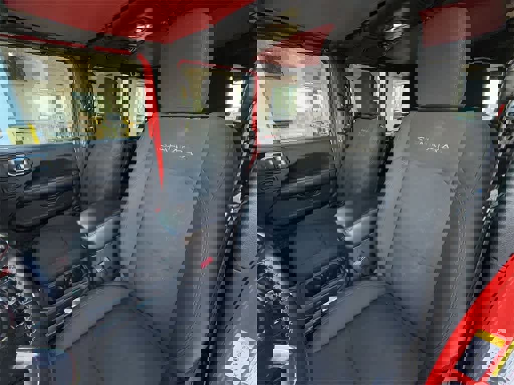 Used 2018 Jeep Wrangler Unlimited Sahara image 10