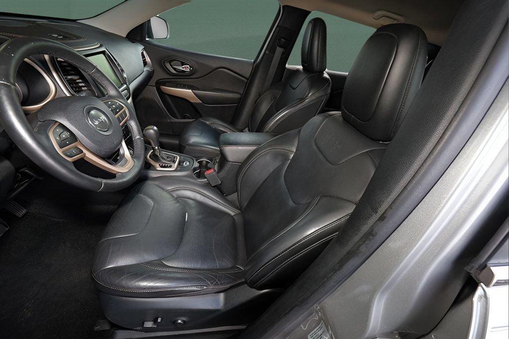 Used 2018 Jeep Cherokee Limited FWD image 11