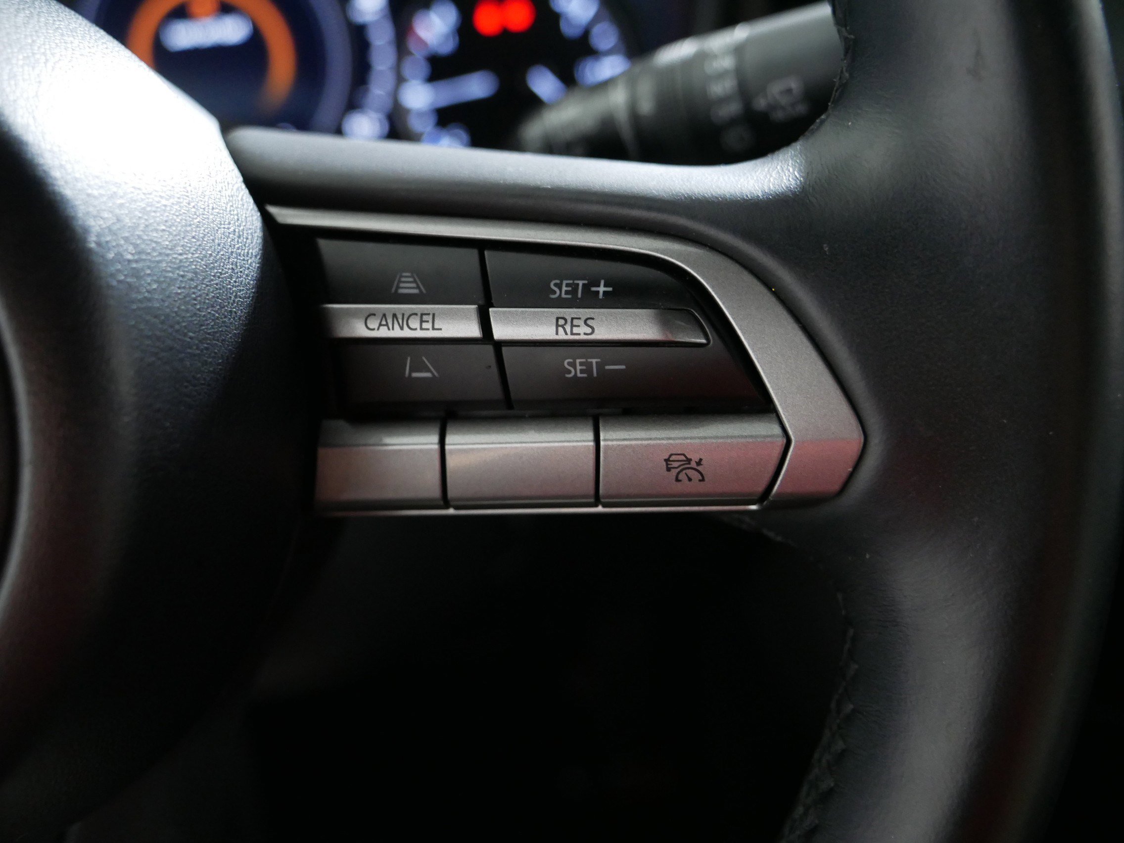 Used 2020 MAZDA MAZDA3 Hatchback FWD image 28