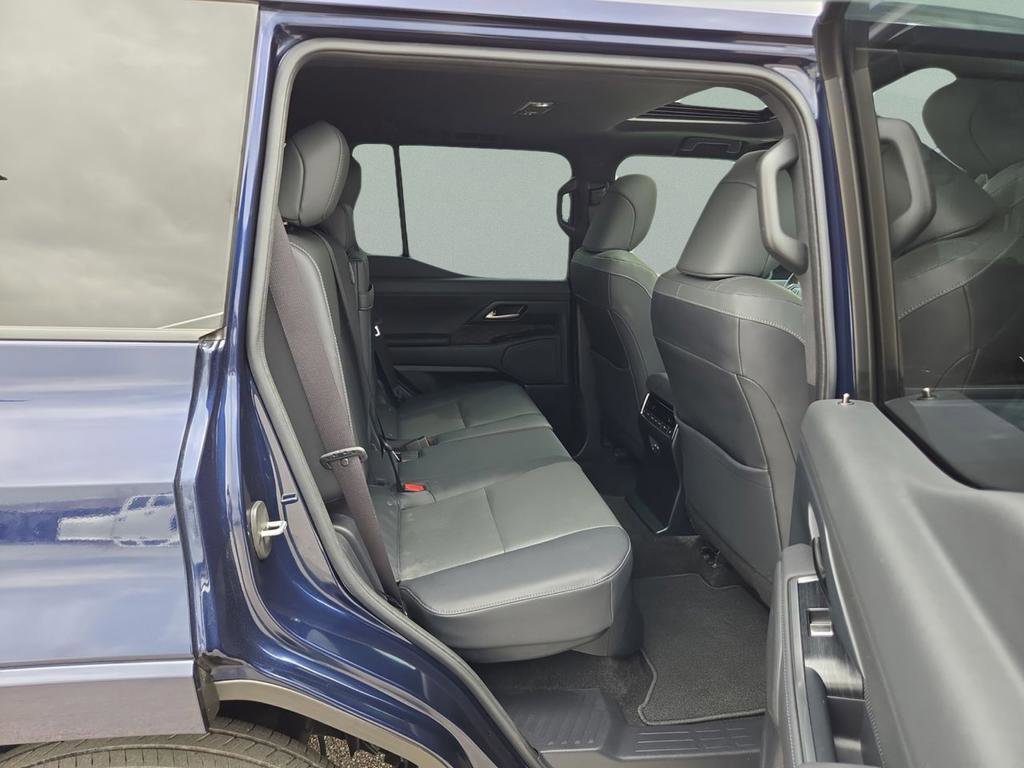 Used 2024 Lexus GX 550 w/ Accessory Package (2T) image 26