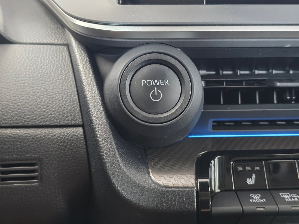 Used 2025 Toyota Prius XLE AWD/4WD image 28