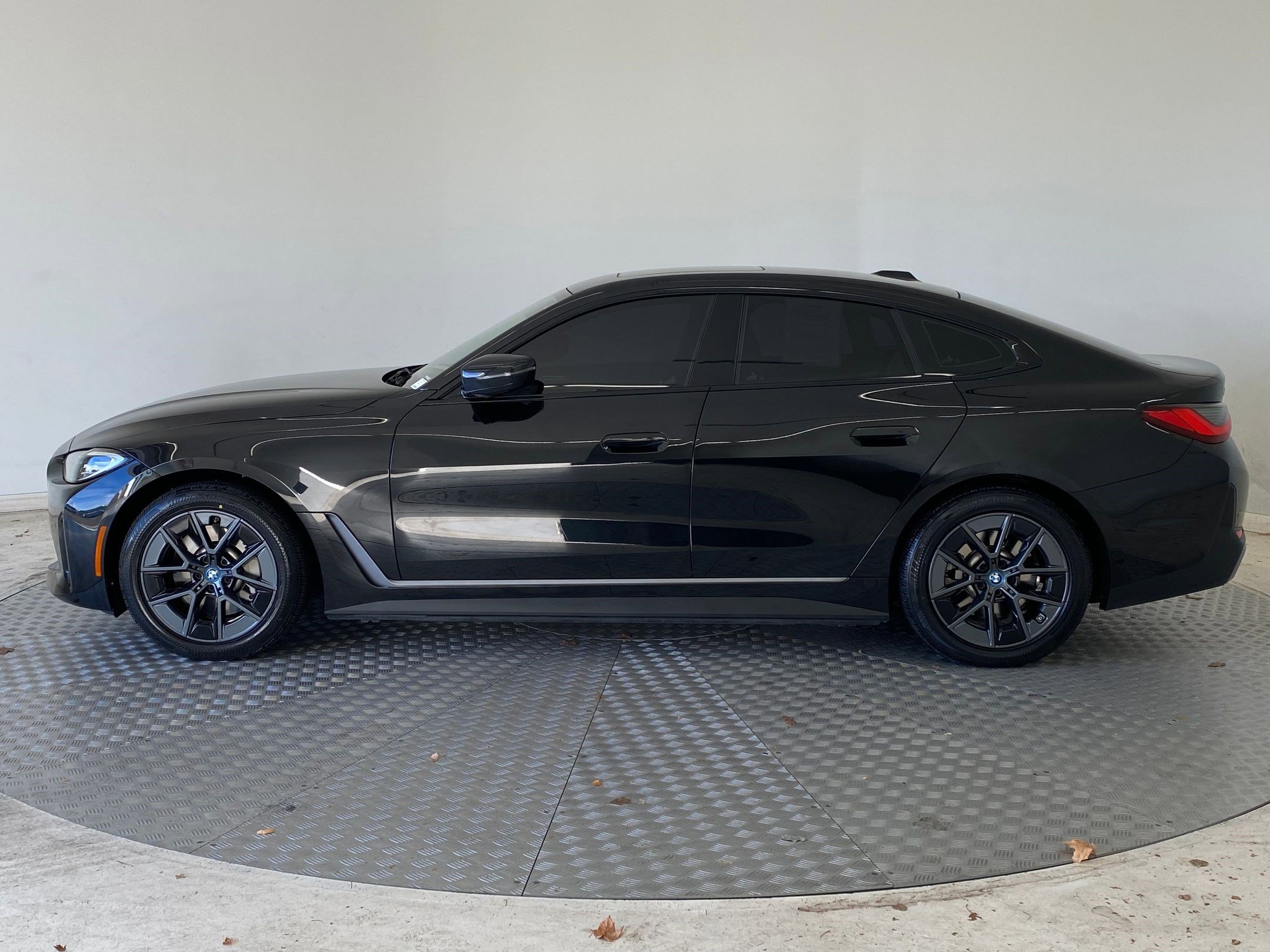 Certified 2023 BMW i4 eDrive35 w/ Premium Package image 2