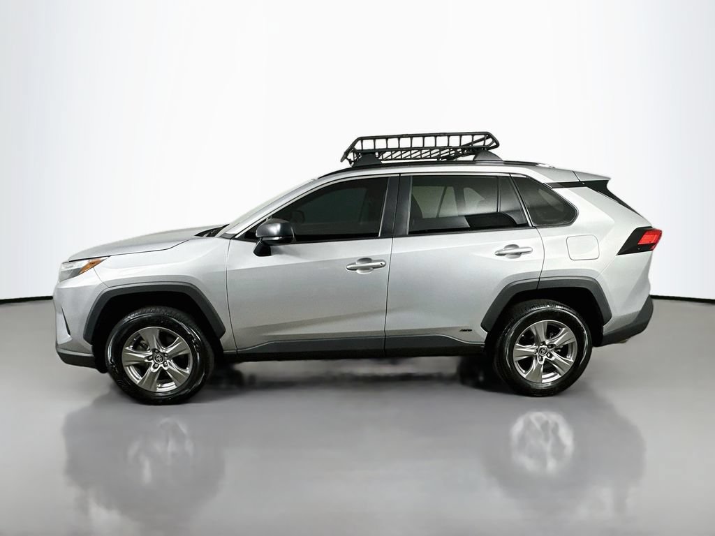Used 2024 Toyota RAV4 LE AWD/4WD image 5