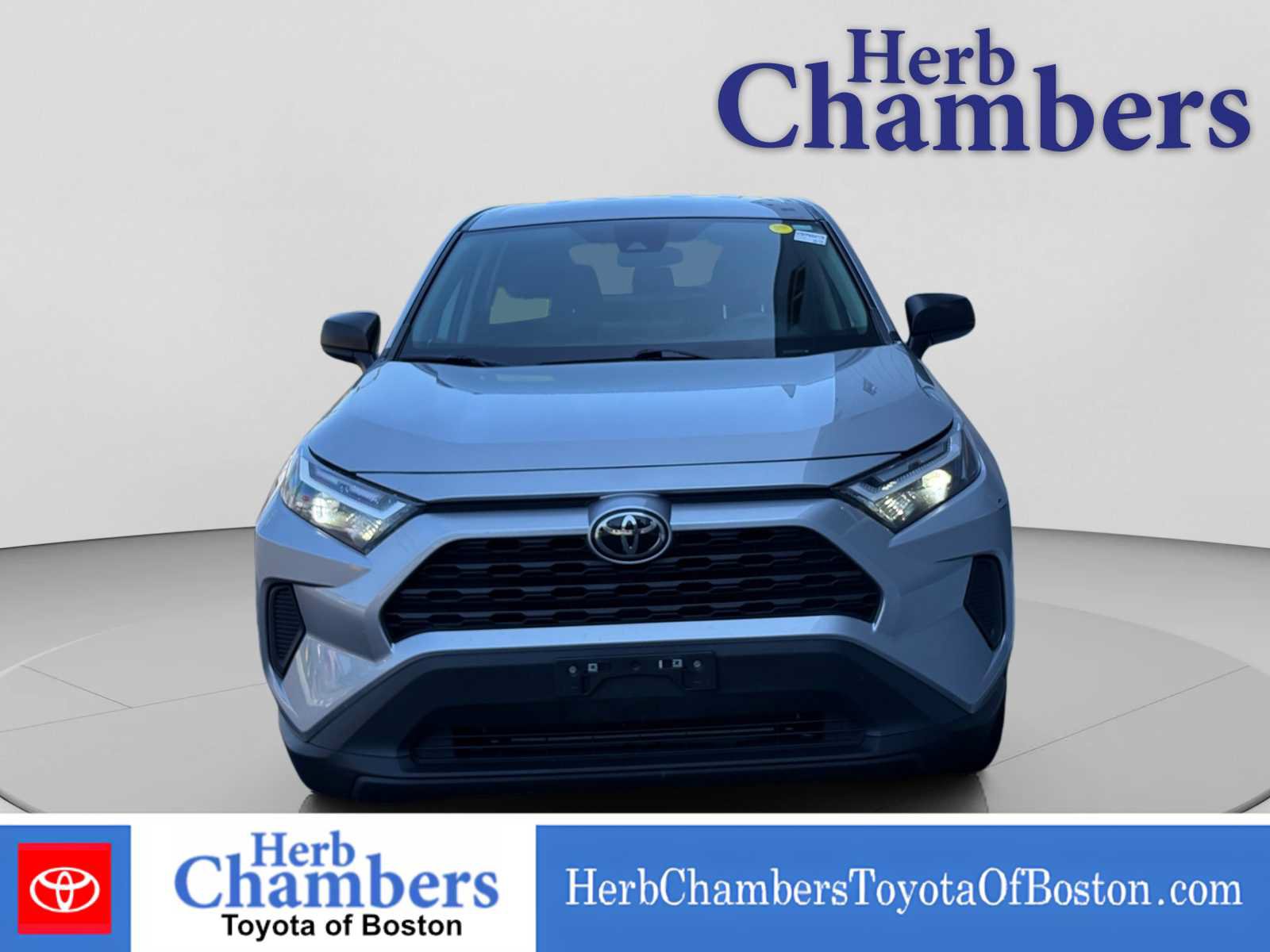Used 2023 Toyota RAV4 LE AWD/4WD image 2
