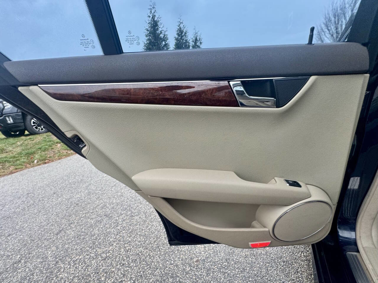 Used 2009 Mercedes-Benz C 300 4MATIC Sedan image 26