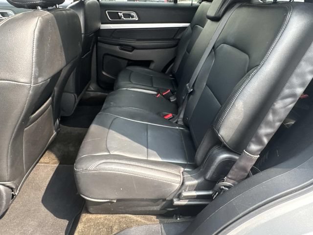 Used 2016 Ford Explorer XLT w/ Equipment Group 202A FWD image 16