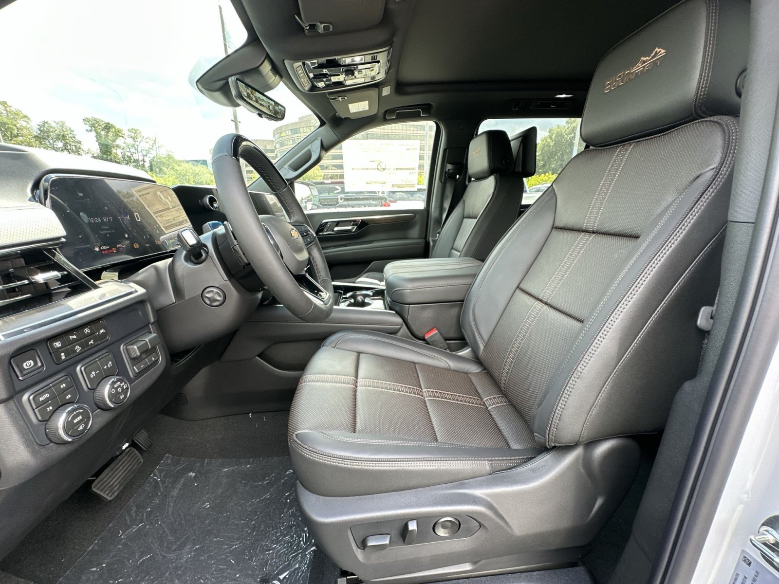 New 2026 Chevrolet Suburban High Country AWD/4WD image 13