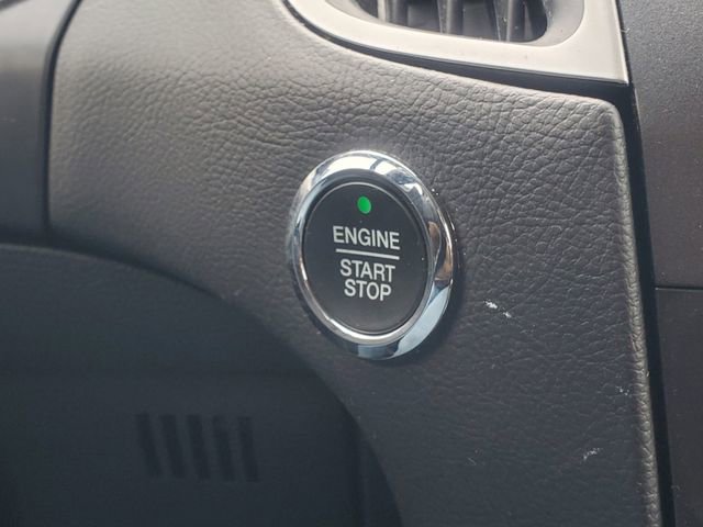 Used 2015 Ford Edge SEL image 18