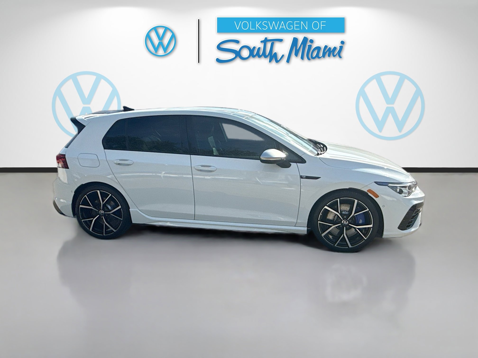 Certified 2023 Volkswagen Golf R image 8