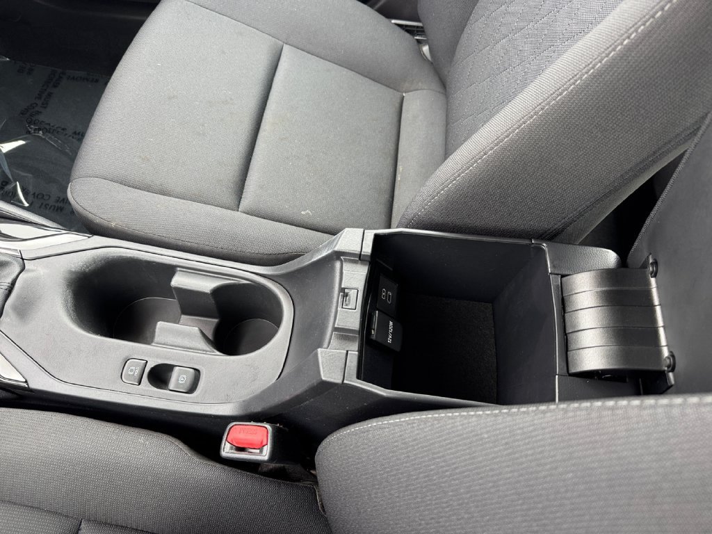 Used 2025 Toyota Corolla LE FWD image 28