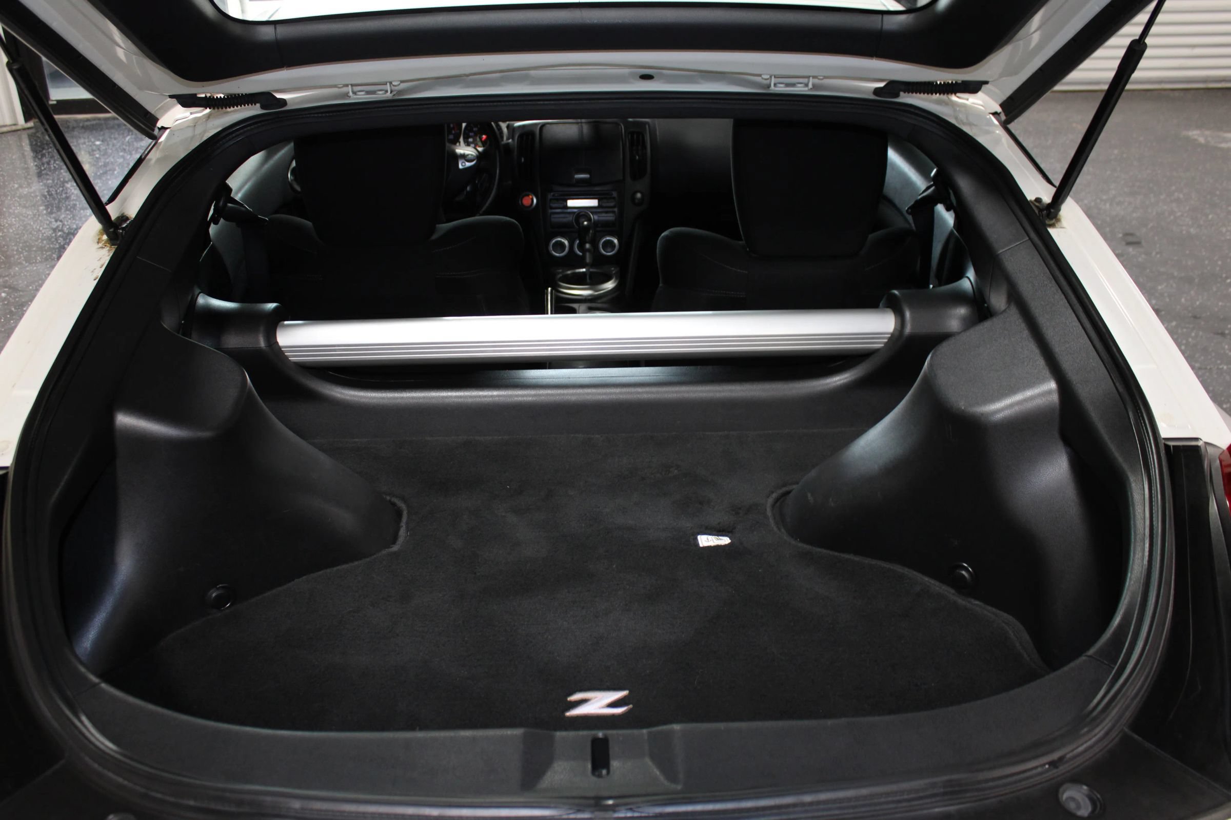 Used 2011 Nissan 370Z Coupe RWD image 26